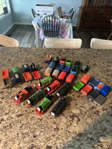 Huge Thomas The Train Lot 7 Engines, 30 Cars - Picture 1 of 7