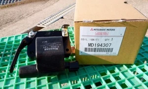 Ignition coil Genuine for Mitsubishi Minicab U41 U42 MD194307 - Picture 1 of 2
