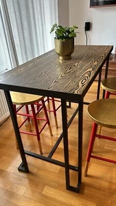 **Stylish Bar Table with 5 Safavieh Bar Stools - Excellent Condition!** - Bild 1 von 4