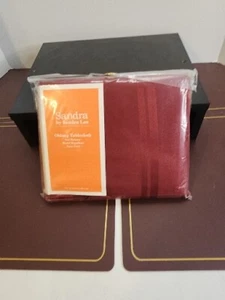 Sandra Lee Oblong Soil Release Tablecloth 60"x 120” Burgundy New In Packaging - Picture 1 of 2