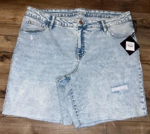 Ava & Viv Women's Plus Size 22W Jean Shorts High-Rise Distressed Blue NWT - Picture 1 of 8