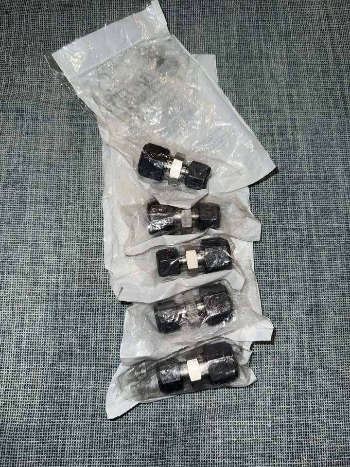 Parker 6-4 HBZ-SS 3/8" X 1/4" CPI 316 SS Reducing Union - SET OF 7 - Image 1 of 1