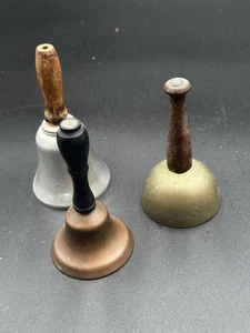 Konvolut drei antike Handschulglocken Kupfer, Messing, Metall Holz primitiv - Bild 1 von 5