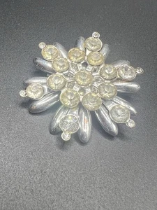 Vtg Rhinestone Flower Snowflake Atomic Starburst Silver Tone Brooch Pin 1 3/4" - Picture 1 of 9
