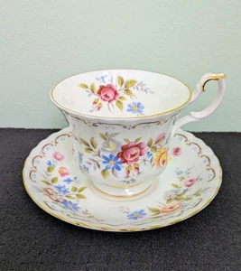 Vintage 1980-87 Royal Albert JUBILEE ROSE Bone China Tea Cup & Saucer, 7oz - Picture 1 of 7