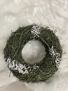 Green Rattan Glittery Snowy Wreath Holiday Decor New Floral Natural Twig 10” - Picture 1 of 3