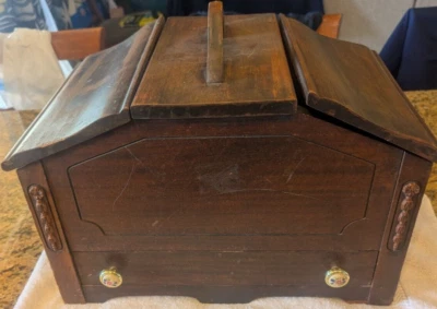 Винтажный деревянный швейный шкаф в федеральном стиле мебель из Спрингфилда работает под старину  - Изображение 1 из 4