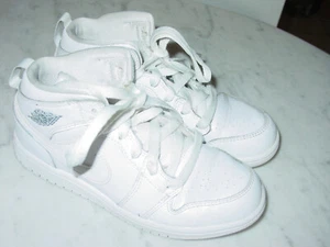 2015 Nike Air Jordan Retro 1 "Triple White" Youth Basketball Shoes! Size 1Y  - Picture 1 of 12