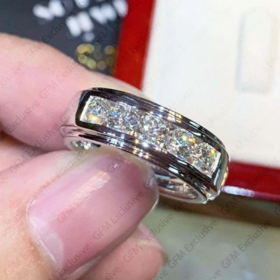 2.50 TCW Round Cut Men's D VVS1 Moissanite Wedding Ring In 14K White Gold Plated - Image 1 of 4