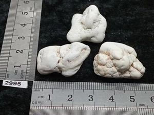 LOT MAGNESITE pierres brutes entieres naturelles (pepite) 25,6g qualité AB reiki - Picture 1 of 3