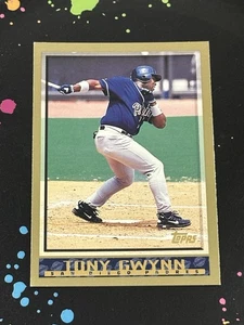1998 Topps Tony Gwynn #1 San Diego Padres (Q) - Foto 1 di 2