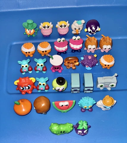 Lot of 30 Moshi Monsters Moshlings Figures Figurines Cover