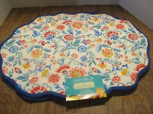 The Pioneer Woman Mazie Scalloped Reversible Quilted Placemats Set Of 4 new - Picture 1 of 8