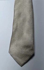Corbata Michael Kors Champagne Petro GeoSeda Mezcla Precio de venta sugerido por el fabricante 69,50 USD Nueva con etiquetas - Imagen 1 de 4