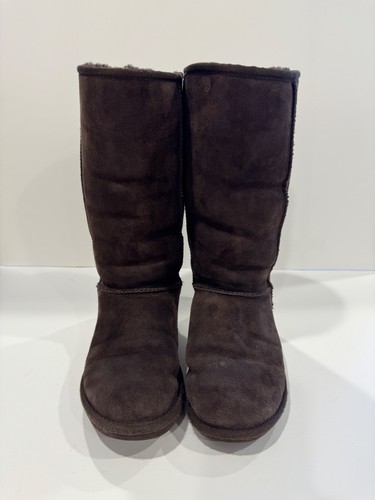Stivali alti donna scamosciati marrone cioccolato UGGS con fodera in pelle di pecora taglia 8