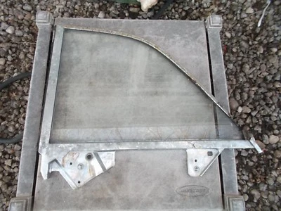 1962 Buick Skylark janela traseira direita e quadro carro inteiro 1961, F85, Tempest, 1963 - Imagem 1 de 4