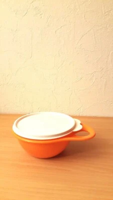 Dipp/Salatschüssel  Maximilian 0,6 Liter orange  von Tupper Neu - Bild 1 von 3