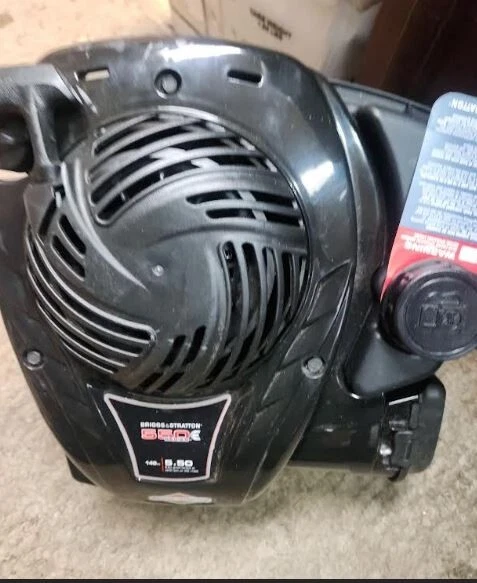 Briggs & Stratton Engine 09P702-0116-F1 550e Series 140cc 5.5 TORQ Vertical SHFT - Image 1 of 4