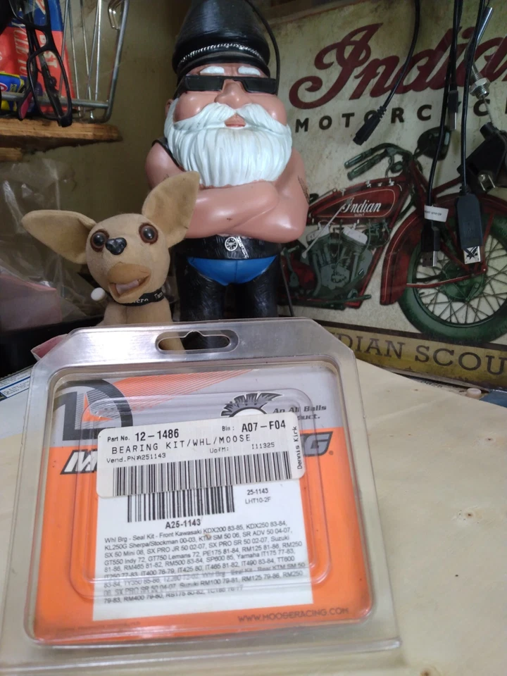 JUEGO DE RODAMIENTOS DELANTEROS IT175 IT250 77-83 / IT400 76-79 / TZ250 72-82 Foto 1 de 1