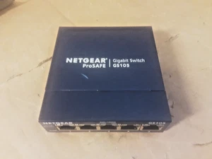Commutateur Gigabit 5 ports NETGEAR ProSafe GS105 v5 - Photo 1/6