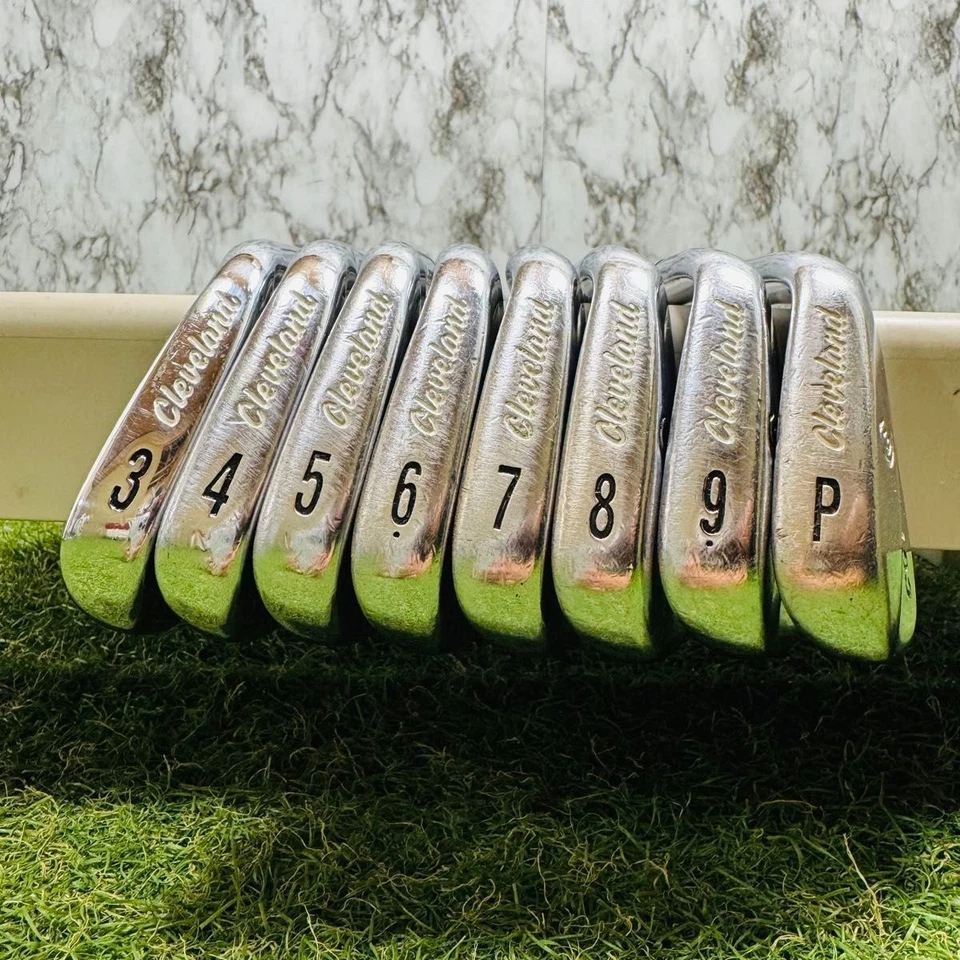 Cleveland Right Handed Iron Set CG1 Muscleback 3-9,P Dynamic Gold Flex S300 - Image 1 of 4