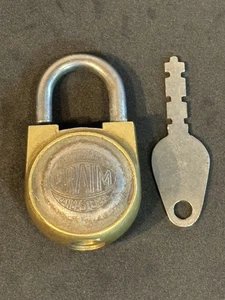 Vintage E.T. Candado de latón redondo Fraim con 1 llave original Lancaster Pa. - Imagen 1 de 12