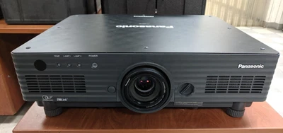 Proyector Panasonic PT-DW5100 WXGA 5500 1400 horas de lámpara | P482 Foto 1 de 4