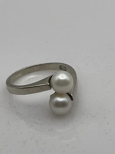 14 KT White Gold Ladies Pearl Ring Total Weight 2.8 Grams - Picture 1 of 9