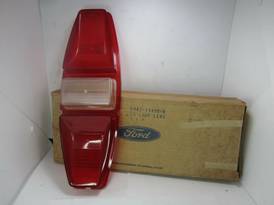 Lente de luz trasera 68 Ford Country Squire sedán Ranch Wagon NOS C8AZ-13450-B Foto 1 de 4