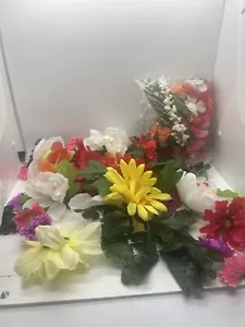 NEW BAG OF ASSORTED MULTI COLOR LOOSE Artificial Flowers Ephemera Crafts Hair - Picture 1 of 6