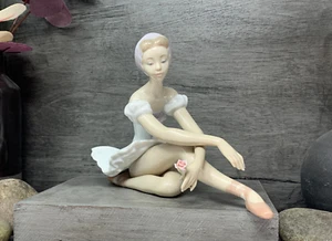 Lladro Figurine Rose ballet Ballerina Girl Woman No. 5919 in Original Box - Picture 1 of 8