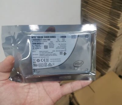 Intel SSD DC S4600 Series 240GB SSDSC2KG240G7 2.5" SATA III Solid State Drive - Image 1 of 2