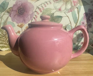 VINTAGE BRITISH STYLE FULL SIZE PINK CERAMIC TEAPOT, 4 CUPS. - Picture 1 of 16