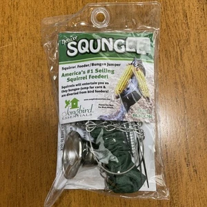 Songbird Essentials Squngee Squirrel Feeder Bungee Jumper Bouncer Entertainer - Picture 1 of 2