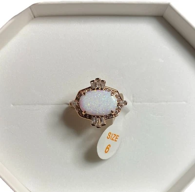 Anillo “The Pause That Sparkled” Octubre 2025 Ópalo Blanco Lechoso Oro Rosa Talla 6 BP Foto 1 de 3
