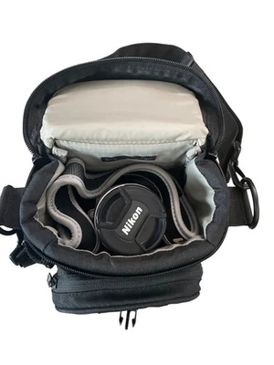 Nikon N65 35mm SLR Film Camera With 28-80mm Lens & Bag Kit untested - Image 1 of 4