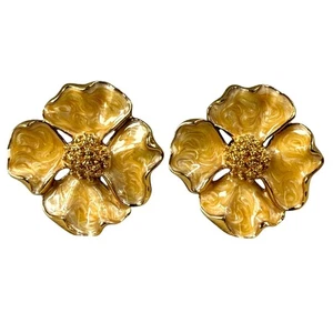 Pendientes con clip de flores esmaltadas en tono dorado centros texturizados vintage gruesos retro - Imagen 1 de 24