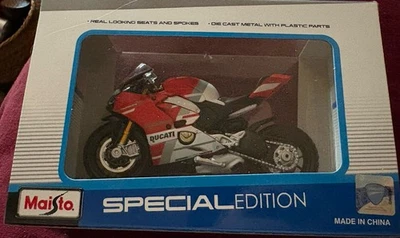 Maisto 1:18 Ducati Panigale V4 S CORSE Motorcycle Bike Die Cast Model New In Box - Image 1 of 4