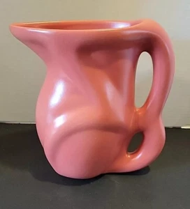 CERAMIC VASE PITCHER CYCLAMEN STUDIO  HANDMADE ARTIST JULIE SANDERS PINK ~ RARE - Imagen 1 de 8