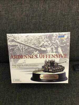 RARE 60129 Dragon Armor 1/72 Cyber Hobby KINGTIGER & Fallschirmjager Ardennes - Image 1 of 4