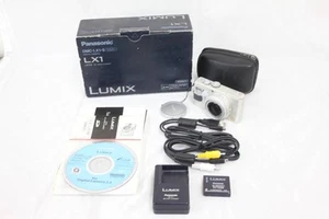 Panasonic Lumix DMC-LX1 Battery Charger, Return Guarantee, Original Box Included - Picture 1 of 8