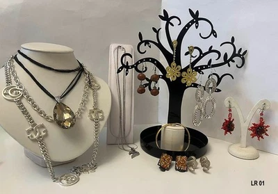 Lotto misto 13 bijoux moderni e vintage anni 1990-2000 - Immagine 1 di 4