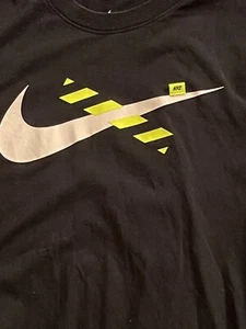 The Nike Tee Swoosh Black Size Small T Shirt Caution Tape Street Running - Bild 1 von 10