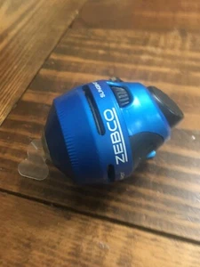 New Blue Zebco Slingshot Casting Reel - Picture 1 of 4