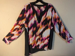 Worthington Woman 1X Multicolor Roll Tab Sleeve V-Neck Asymmetrical Hem Top - Picture 1 of 22