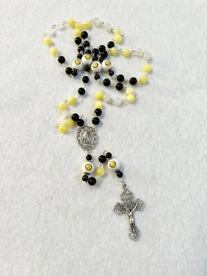 PITTSBURGH PIRATES ROSARY NECKLACE JEWELRY GLASS BEADED MLB BASEBALL ORNAMENT  - Image 1 of 4