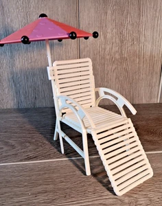 Vintage Mattel Barbie weiß verstellbar Terrasse/Pool Lounge mit rosa Regenschirm - Bild 1 von 10