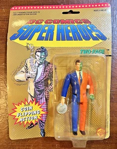 DC Comics Super Heroes TWO FACE Villain Action Figure Toy Biz 1990 ToyBiz ~NUOVO~ - Foto 1 di 2