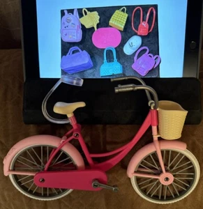 Barbie Zubehör Konvolut Fahrrad Geldbörsen Rucksäcke Hut 10 Teile Barbiecore - Bild 1 von 5