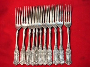 ROMANESQUE PATTERN - WM. ROGERS & SON - GROUP OF 11 DINNER FORKS - NICE, NO MONO - Picture 1 of 12